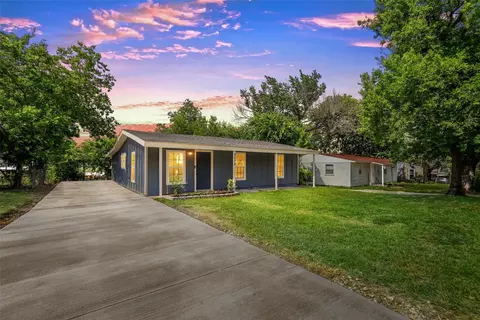8008 Downe Dr, White Settlement, TX 76108