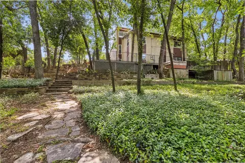 813 Cardinal Cir, Bedford, TX 76022