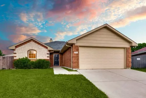 7955 Charlestown Ln, Fort Worth, TX 76140