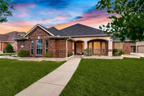 102 Indian Paint Dr, Justin, TX 76247