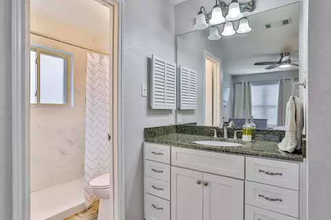 Bath - 3011 Post Oak Dr, Euless, TX 76039 photo 1 of 3