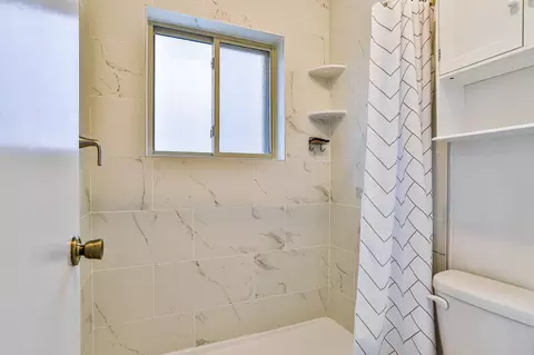 Bath - 3011 Post Oak Dr, Euless, TX 76039 photo 2 of 3