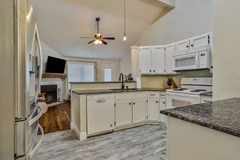 Kitchen - 3011 Post Oak Dr, Euless, TX 76039 photo 1 of 3