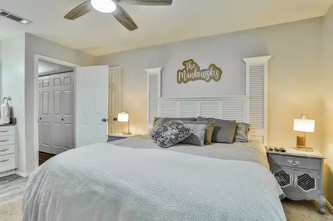Bedroom - 3011 Post Oak Dr, Euless, TX 76039 photo 2 of 3