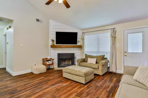 Living - 3011 Post Oak Dr, Euless, TX 76039 photo 1 of 3