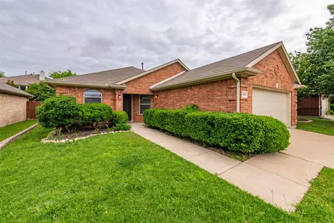 1005 Salt Creek Trl, Fort Worth, TX 76131