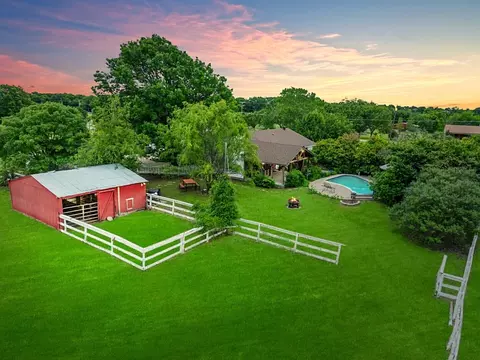 300 Settlers Trl, Lowry Crossing, TX 75069