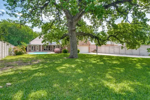 Exterior - 129 Cascade Way, Coppell, TX 75019 photo 6 of 10