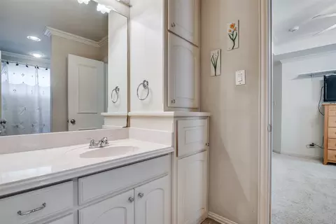 Bath - 129 Cascade Way, Coppell, TX 75019 photo 4 of 5