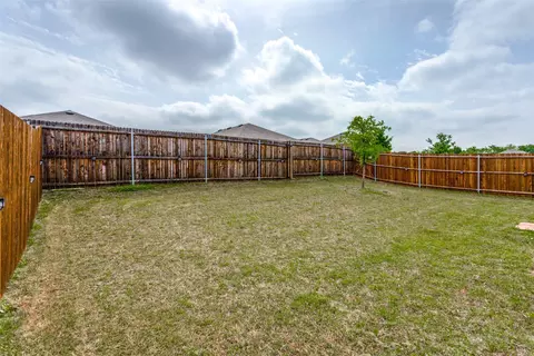 Exterior - 762 Wilshire Dr, Lavon, TX 75166 photo 5 of 7