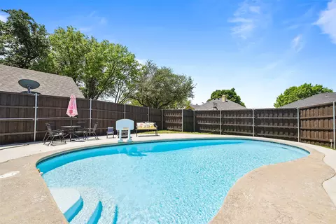 7029 Sample Dr, The Colony, TX 75056