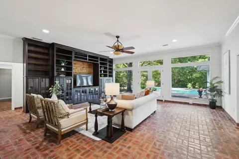333 Meadowcreek Rd, Coppell, TX 75019