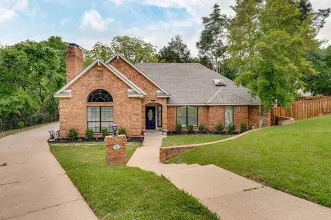 918 Beverly Ct, Lewisville, TX 75067