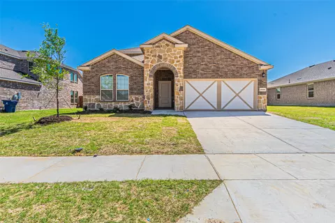 6016 Warrington St, Aubrey, TX 76227