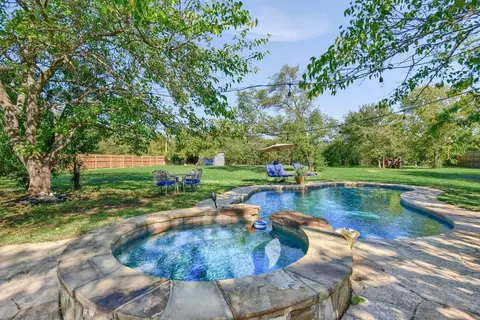 224 E Holiday St, Pilot Point, TX 76258