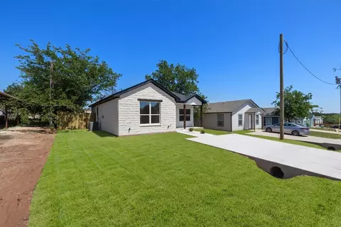 818 Pecos River Dr, Granbury, TX 76048