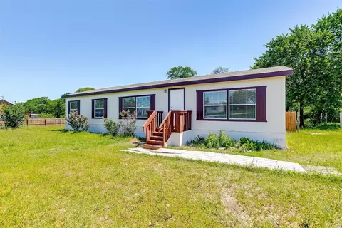 290 Prairie Ln, Azle, TX 76020