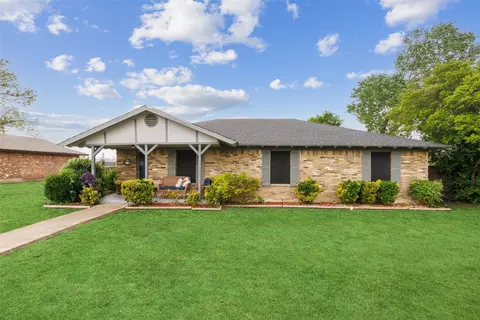 1711 Jenkins Ln, Glenn Heights, TX 75154