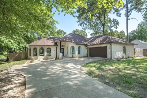 17350 Mary Martin Dr, Flint, TX 75762