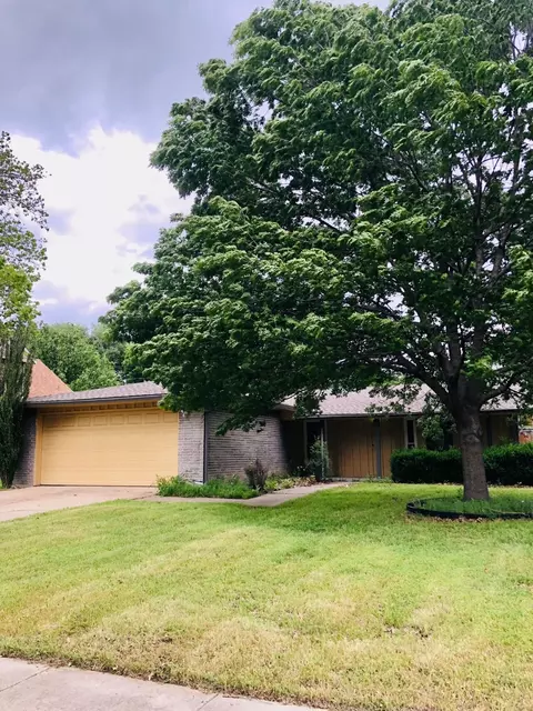 822 Kingswood Ave, Richardson, TX 75080