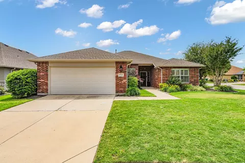 9713 Applewood Trl, Denton, TX 76207