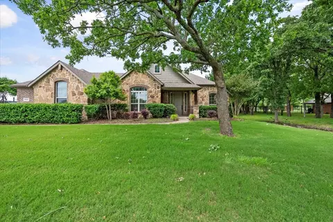 4036 Running Brook Dr, Joshua, TX 76058