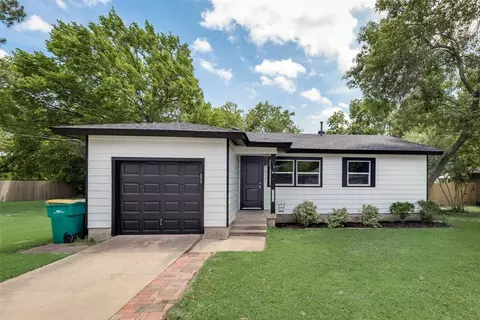 321 S Main St, Cedar Hill, TX 75104