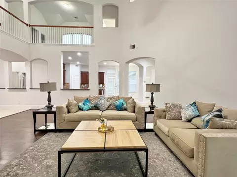 8001 Edenmore Ln, Rowlett, TX 75089
