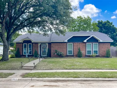 862 Mulberry Dr, Lewisville, TX 75067
