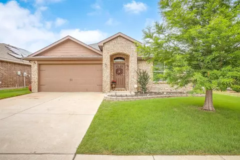 8913 Guard Hill Dr, Fort Worth, TX 76123