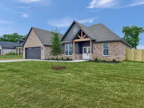 413 Austin St, Callisburg, TX 76240