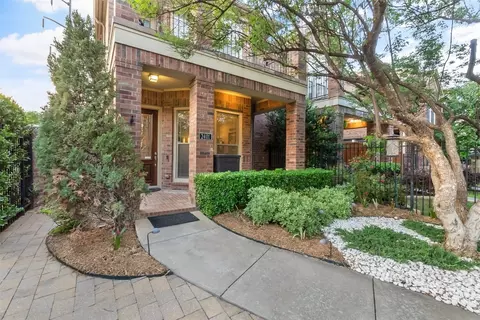 2401 Knight St, Dallas, TX 75219