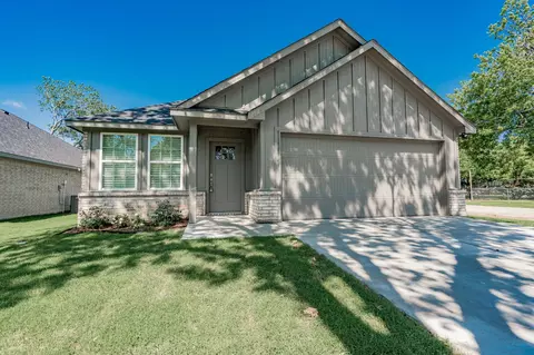194 Mill St, Lone Oak, TX 75453