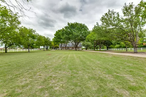 820 S Cockrell Hill Rd, Ovilla, TX 75154