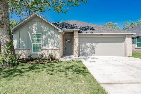 196 Mill St, Lone Oak, TX 75453
