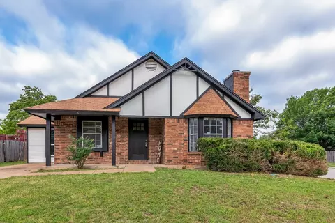 6700 Brookhaven Trl, Fort Worth, TX 76133