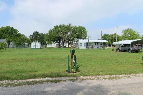 504 S Grand St, Montague, TX 76251