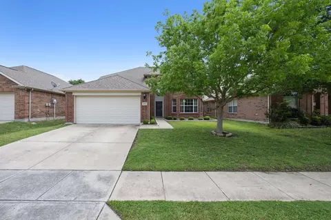 8900 Sierra Trl, Cross Roads, TX 76227