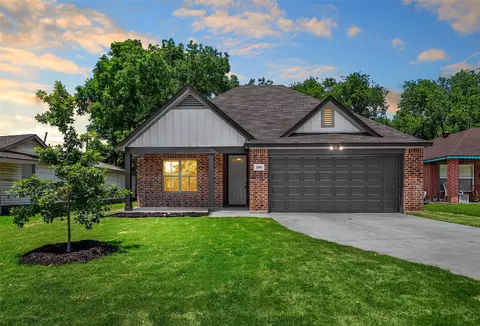2805 Ennis Ave, Fort Worth, TX 76111