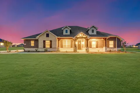 1345 Mohak Ln, Farmersville, TX 75442
