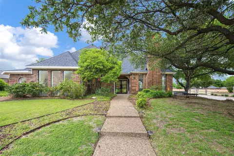 3301 Sandy Trail Ln, Plano, TX 75023