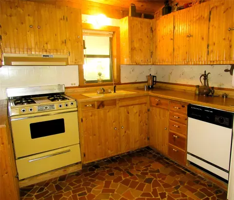 Kitchen - 601 Our Rd, Perrin, TX 76486 photo 1 of 2