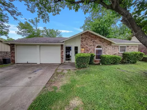 1905 Westover Ct, Arlington, TX 76015