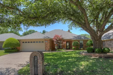 4817 Courtside Dr, Fort Worth, TX 76133