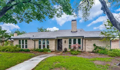 1928 Chesham Dr, Carrollton, TX 75007