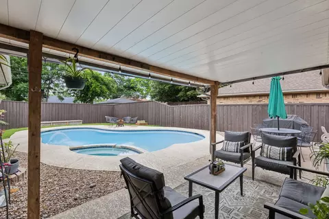 9107 Sweetwater Dr, Dallas, TX 75228