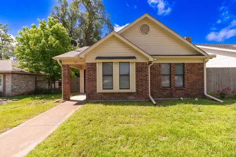 517 Woodlawn St, Sulphur Springs, TX 75482