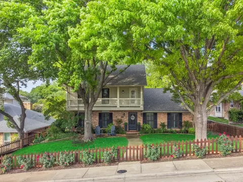 7710 Arborside Dr, Dallas, TX 75231