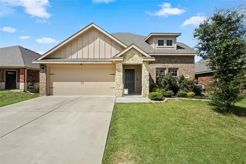 2445 Monty St, Forney, TX 75126