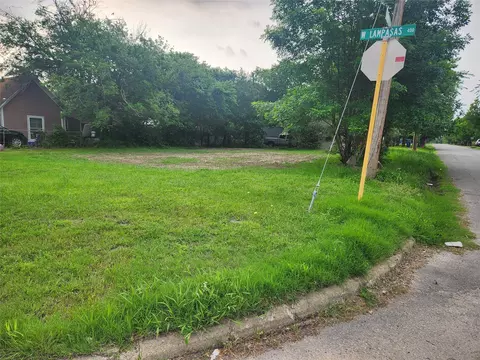 403 W Lampasas St, Ennis, TX 75119